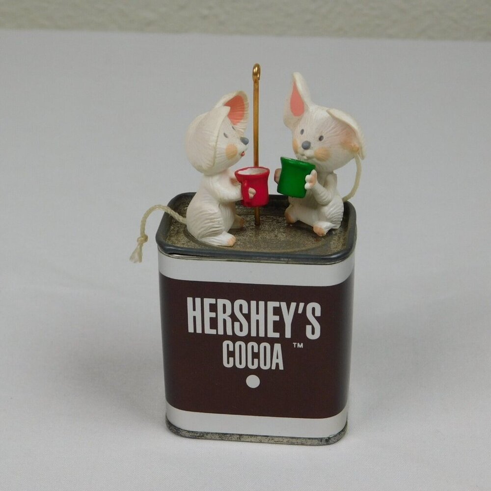 Hallmark Keepsake Ornament 1993 Warm Special Friends Mice Hershey Cocoa Tin Vtg - Picture 3 of 10